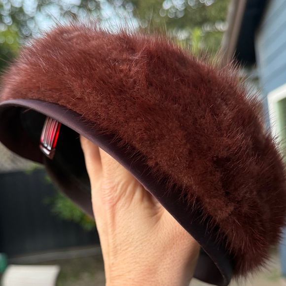 ???Vintage Brown Fur-Trimmed Hat Noreen brown mink trim
